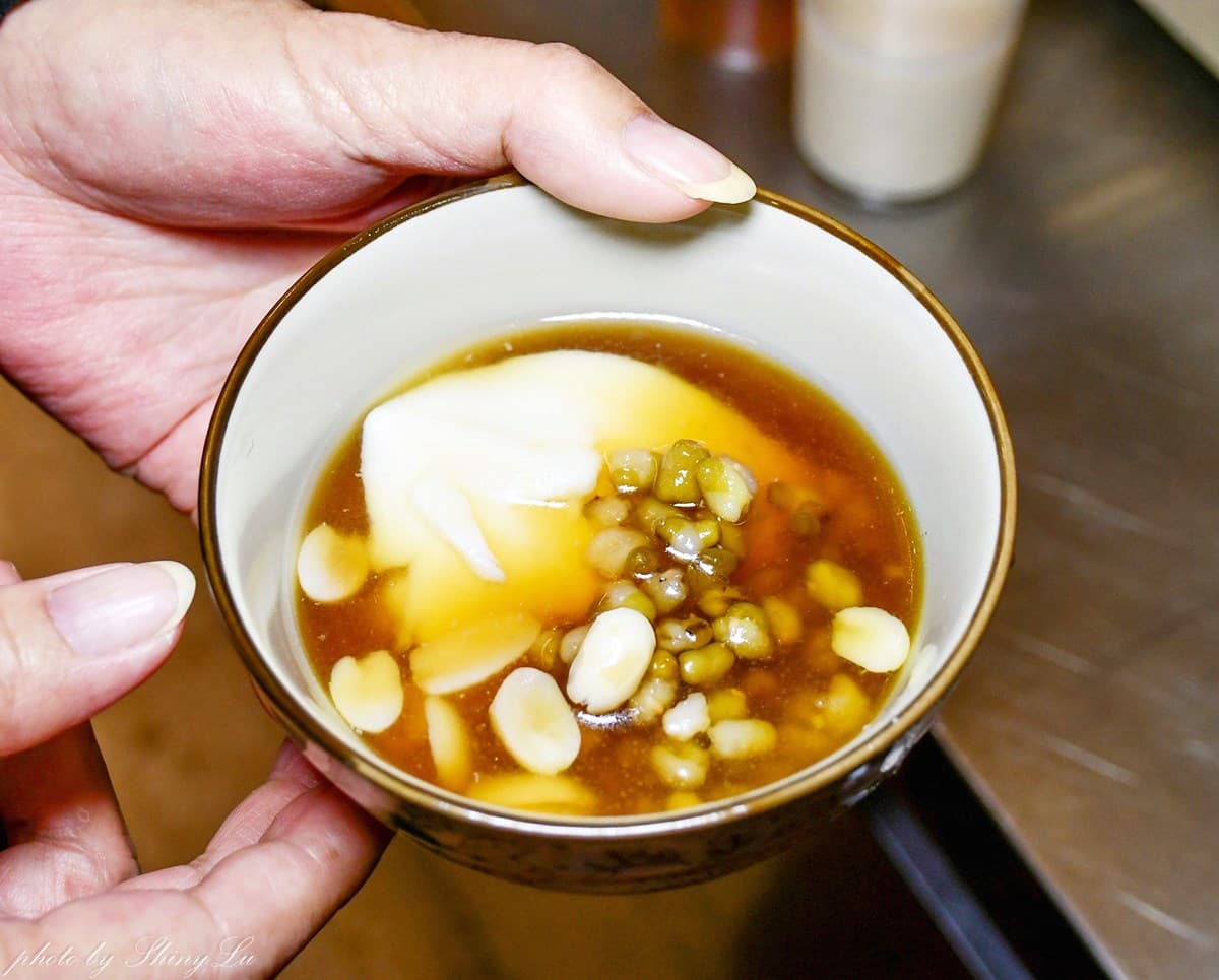 190元起吃到飽！超狂「爆量雞湯麵」豆花、霜淇淋、飲料無限續，必嗑香菜粥