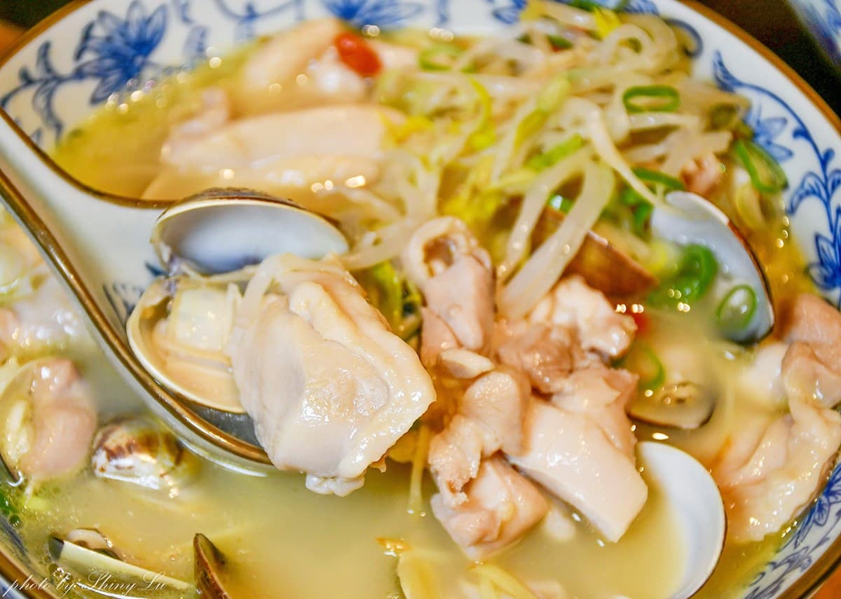 190元起吃到飽！超狂「爆量雞湯麵」豆花、霜淇淋、飲料無限續，必嗑香菜粥