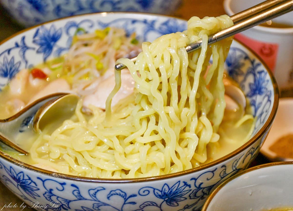190元起吃到飽！超狂「爆量雞湯麵」豆花、霜淇淋、飲料無限續，必嗑香菜粥