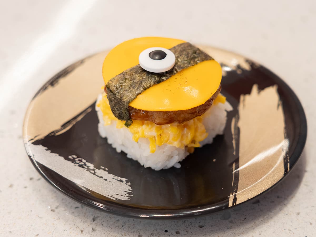 小小兵變壽司！爭鮮聯名新品「香蕉鮭魚」超狂，獨家周邊、主題店快筆記