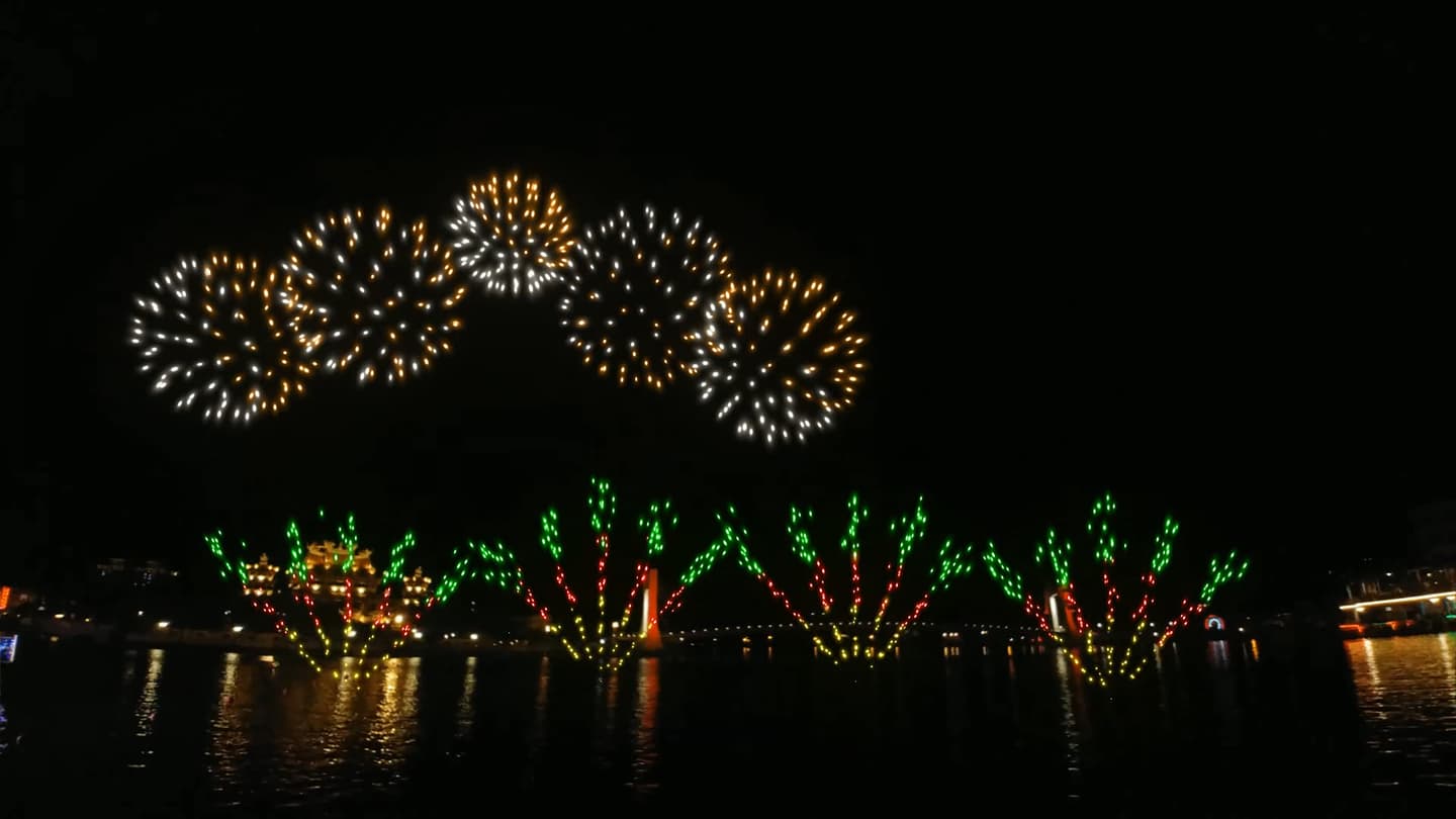 桃園端午最強煙火秀！「花火之夜」環湖登場，破百隊龍舟競速、逛市集