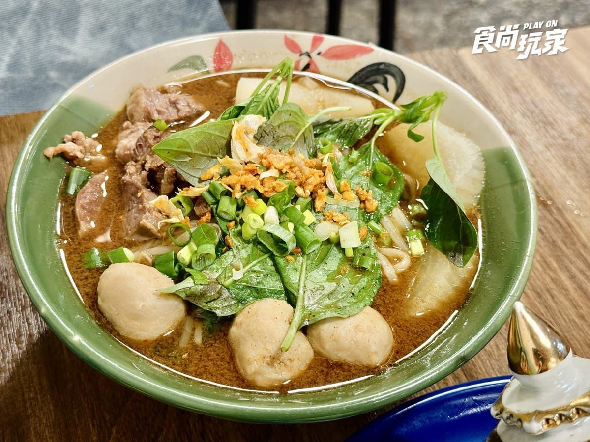 IG爆紅「便宜泰式料理」！內用20元白飯吃到飽，大碗公船麵、月亮蝦餅必點