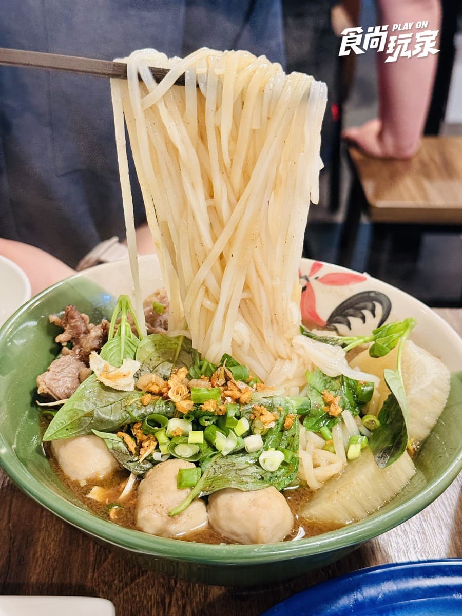 IG爆紅「便宜泰式料理」！內用20元白飯吃到飽，大碗公船麵、月亮蝦餅必點