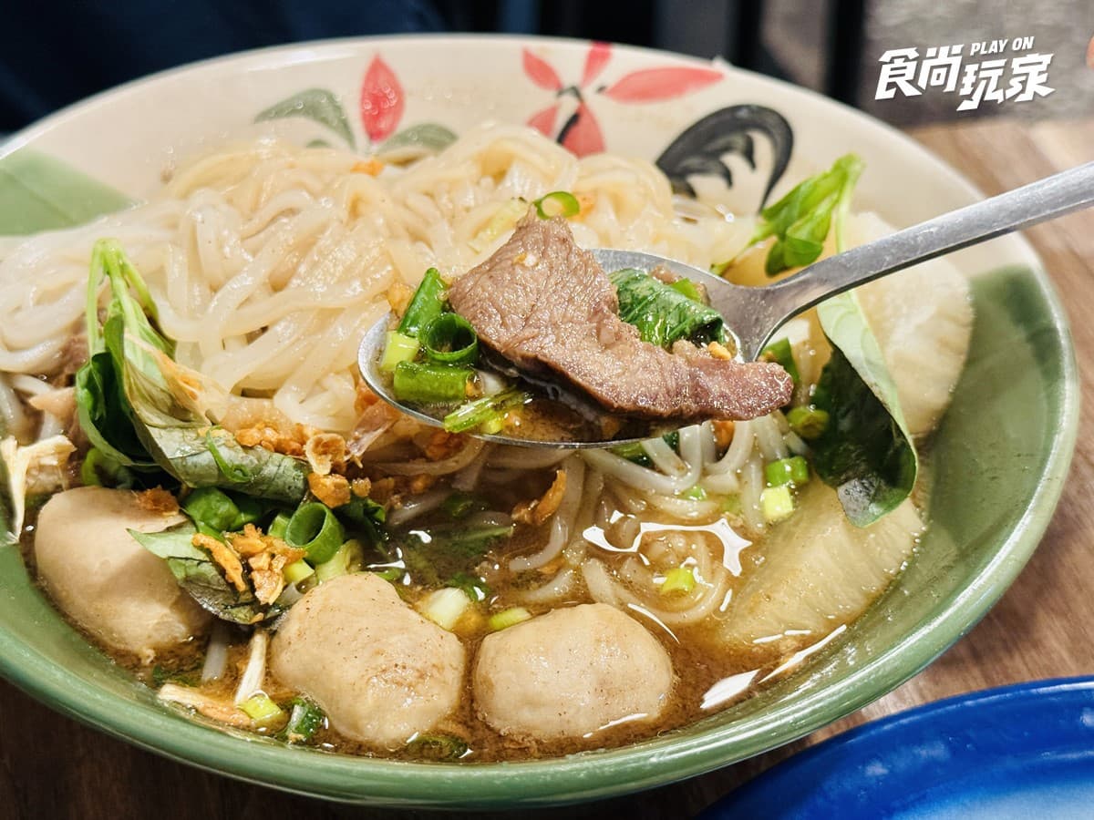 IG爆紅「便宜泰式料理」！內用20元白飯吃到飽，大碗公船麵、月亮蝦餅必點