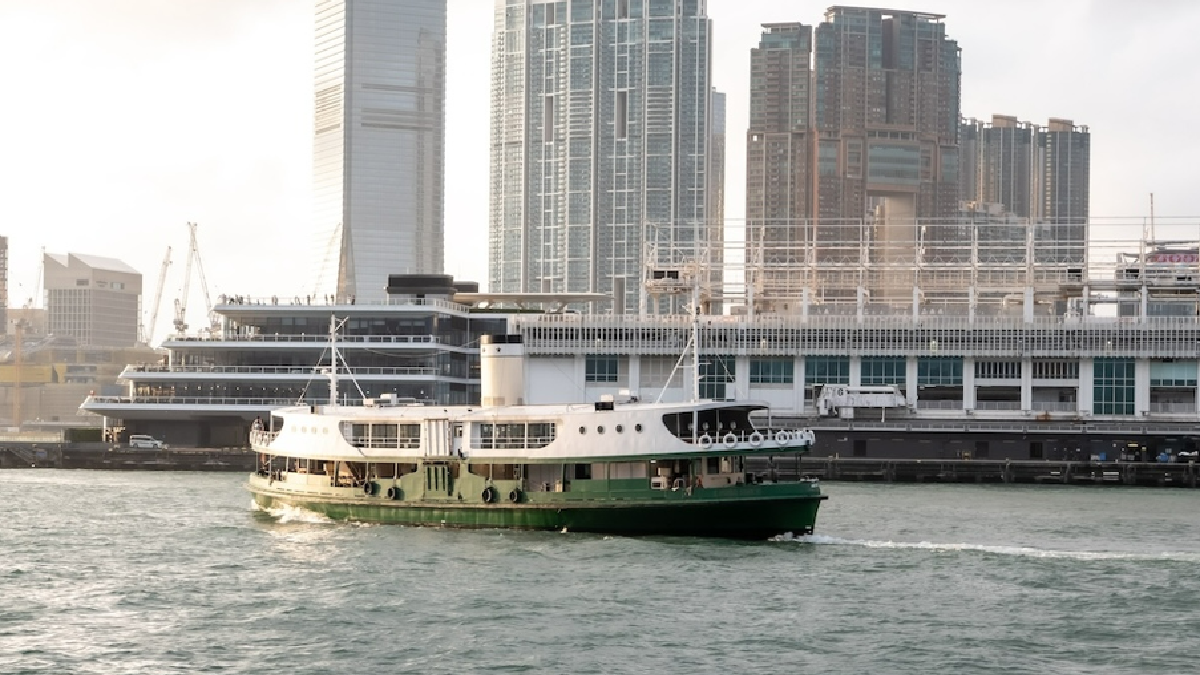 湘荷妹妹玩瘋了!萌系視角把香港變成大型遊樂園 湘荷妹妹玩瘋了!萌系視角把香港變成大型遊樂園