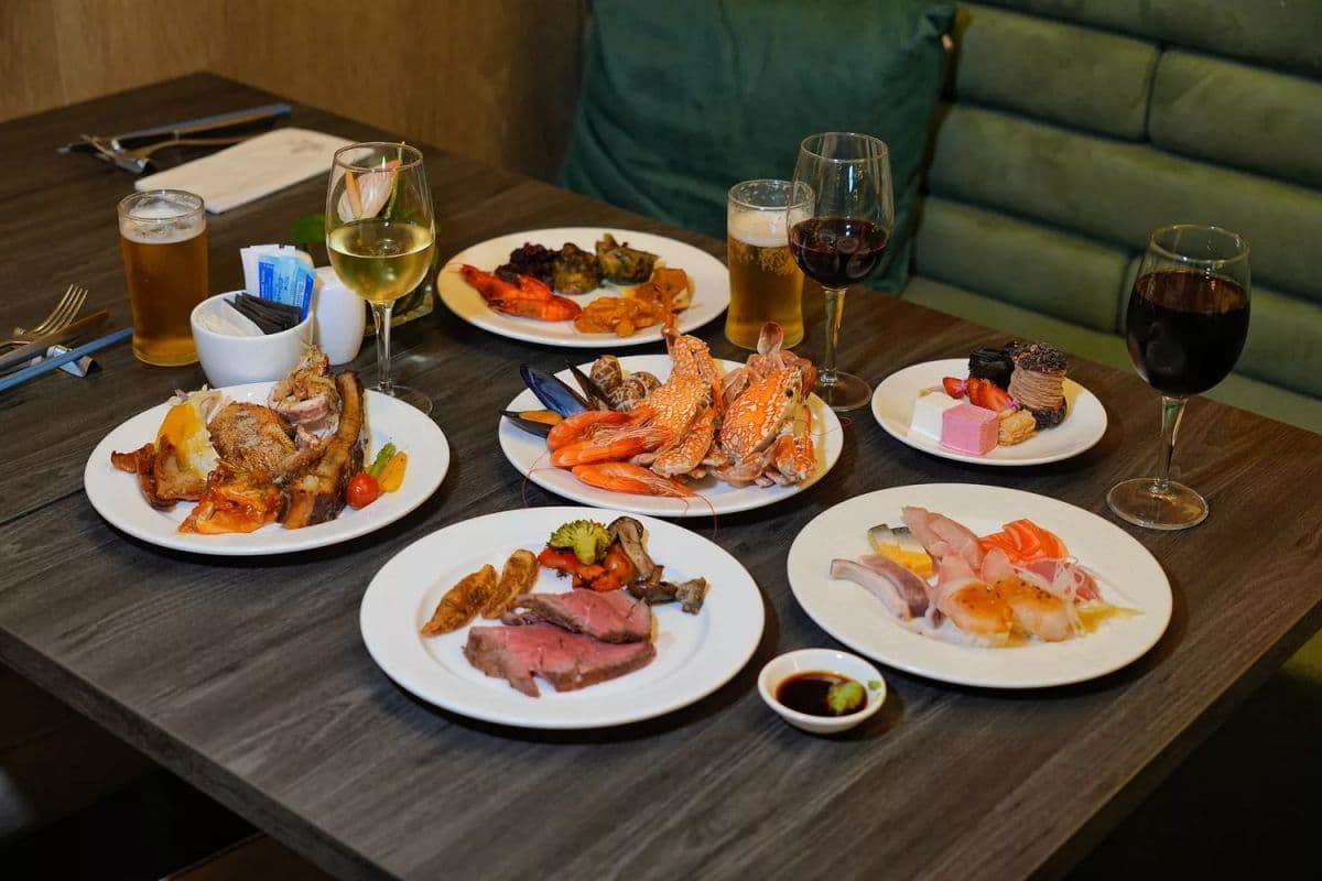 13歲以下兒童免費！飯店Buffet吃到飽７月優惠包：在地人買一送一、壽星優惠