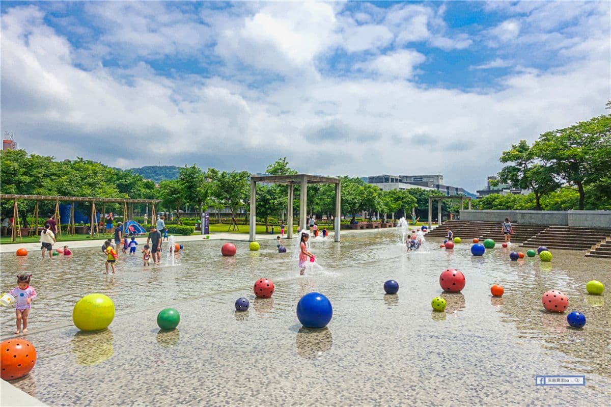 2026全台玩水景點Top33！全新親水公園、野溪祕境、海水浴場，通通免費玩！