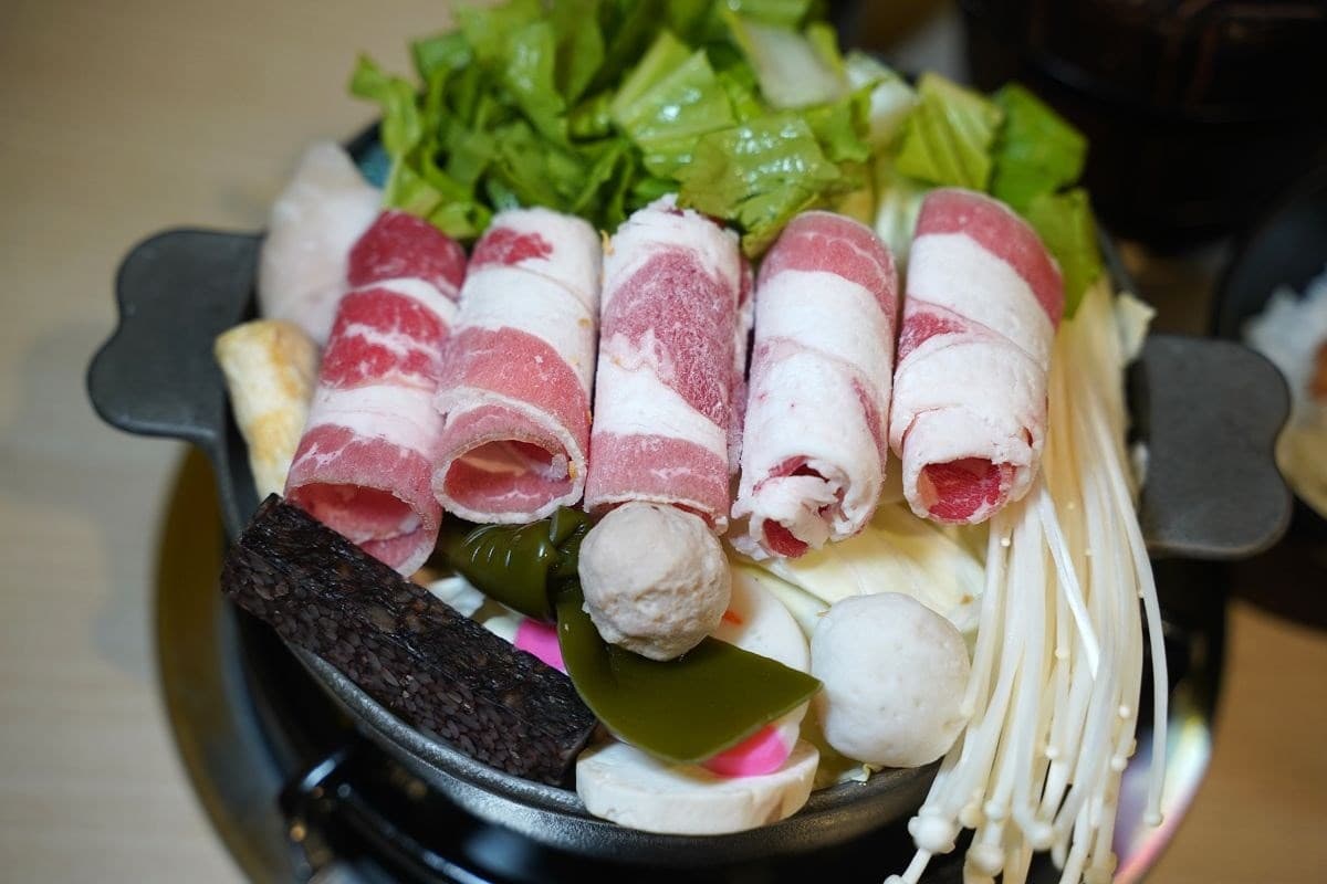 最低190元起！高CP值「平價鍋物」自助吧滷肉飯、古早味零食、鍋燒麵暢吃