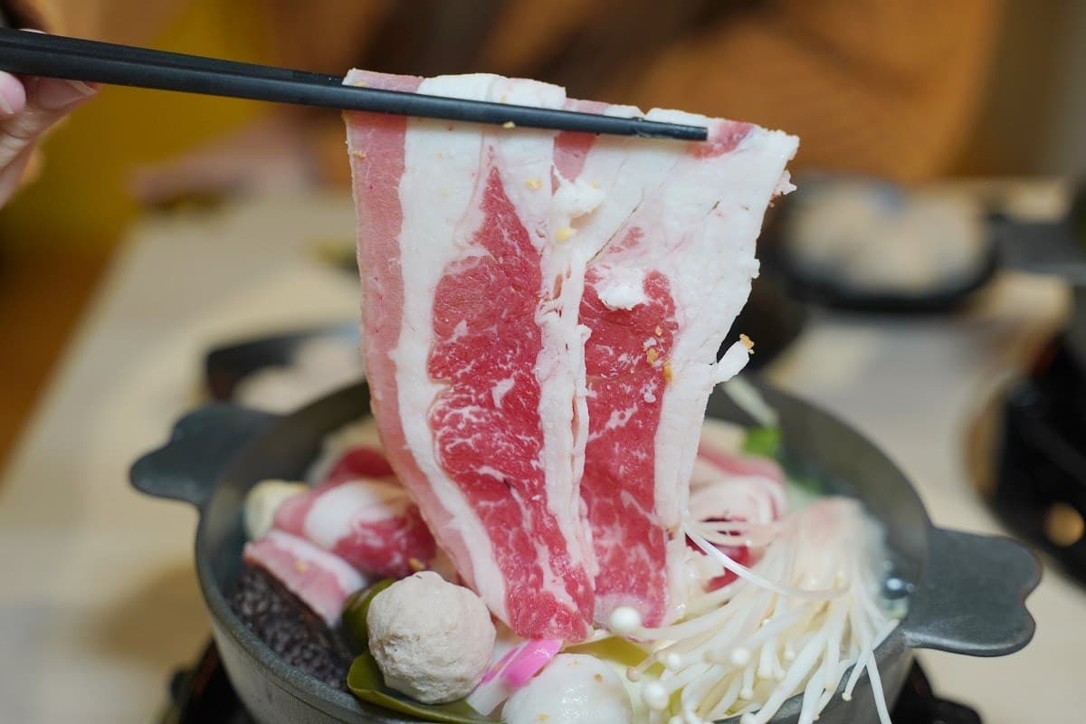 最低190元起！高CP值「平價鍋物」自助吧滷肉飯、古早味零食、鍋燒麵暢吃