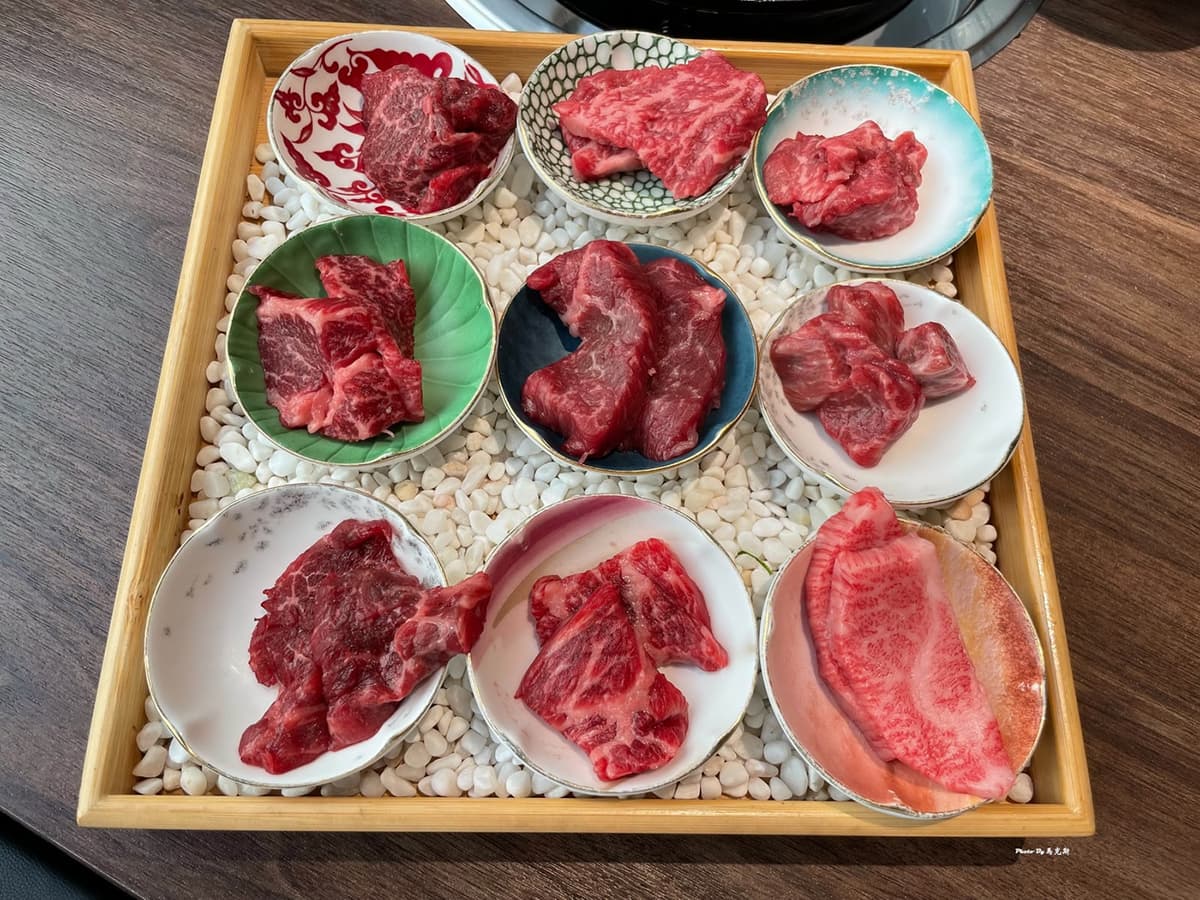 999元吃到飽！台中「銀山燒肉」無限供應和牛、壽喜燒、珍奶，壽星９折優惠