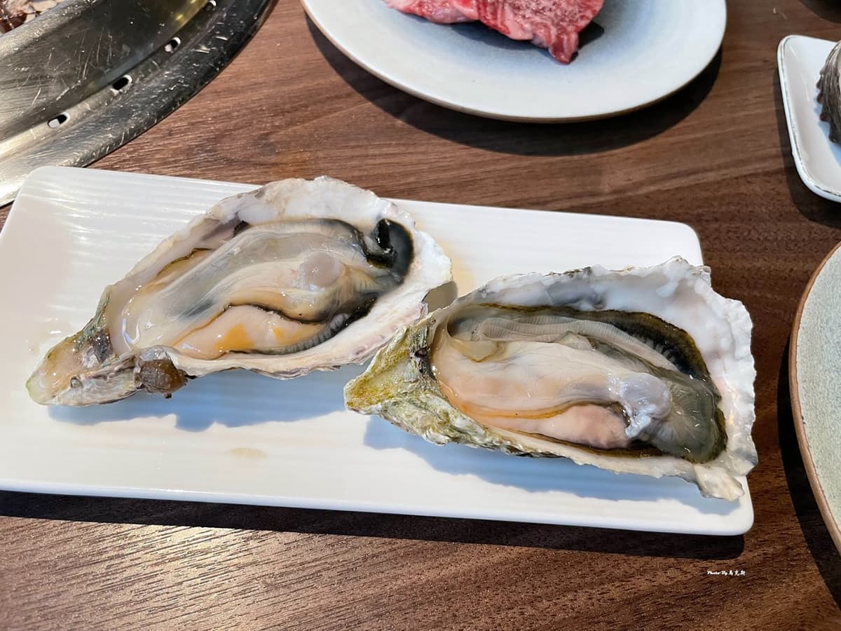 999元吃到飽！台中「銀山燒肉」無限供應和牛、壽喜燒、珍奶，壽星９折優惠