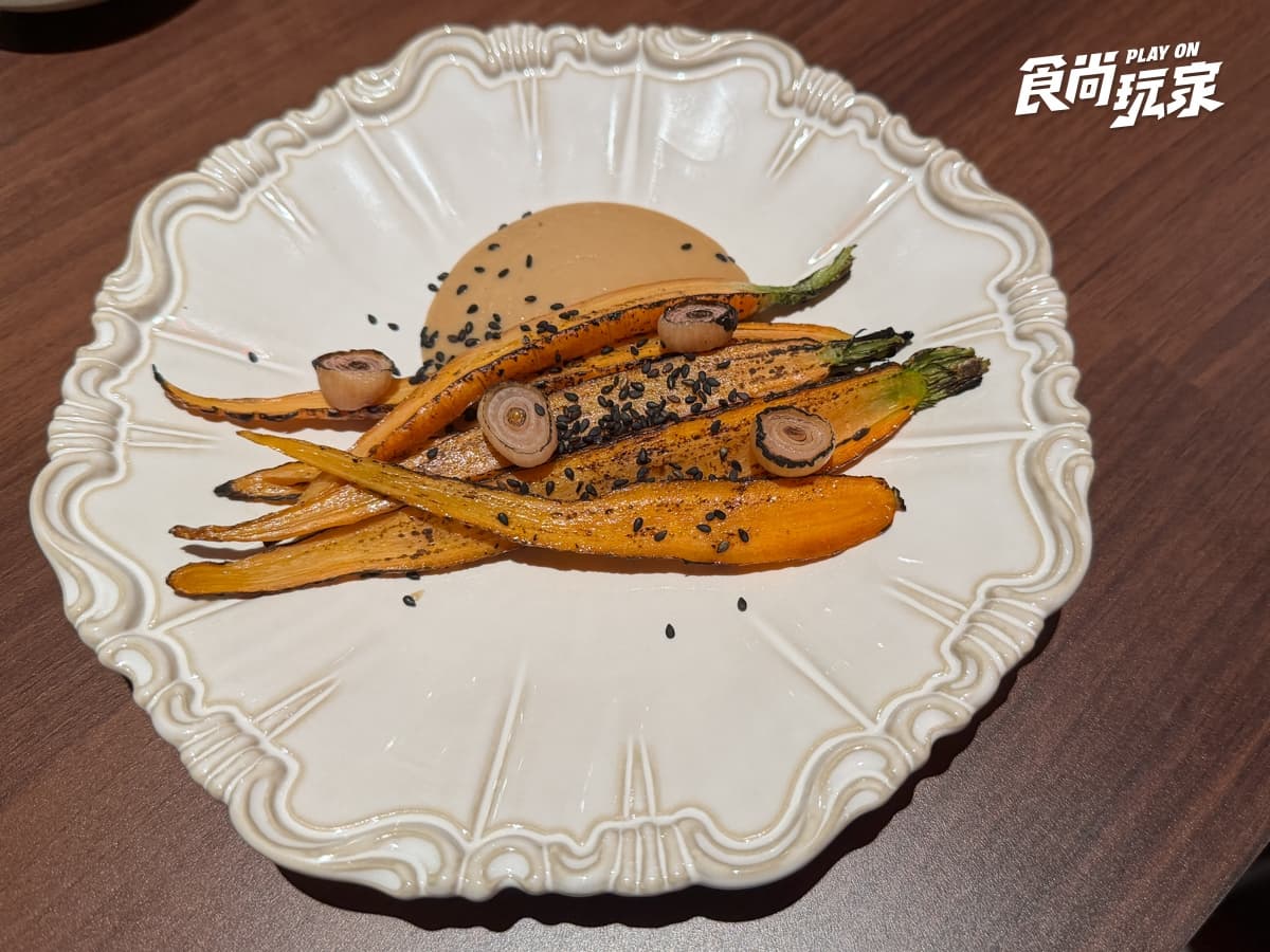 台北約會餐廳＋1！AURA Bar & Grill主打炭火直烤，菲力牛排、胭脂蝦必吃