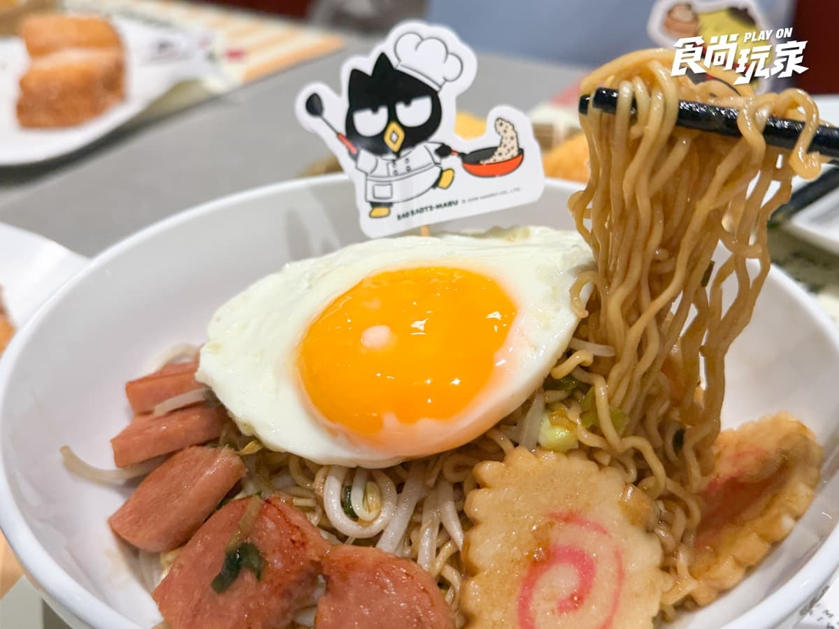 點點心豬仔包變盲盒！Hello Kitty、布丁狗、酷企鵝美食隨機吃，滿額贈盲卡包