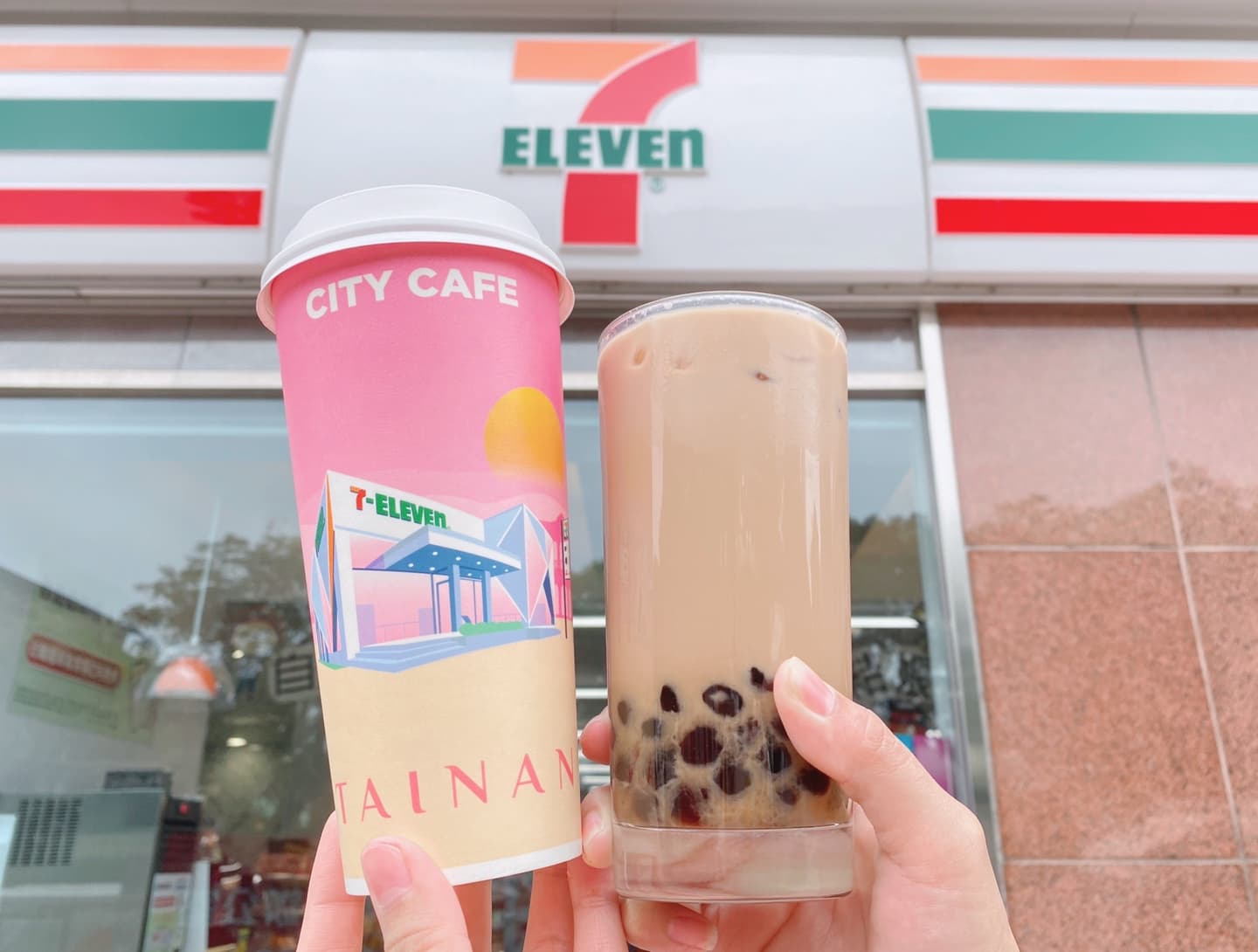 小七咖啡買11送11!4超商週末防颱優惠包,全家買衛生紙送鮮乳、OK電池5折 小七咖啡買11送11!4超商週末防颱優惠包,全家買衛生紙送鮮乳、OK電池5折