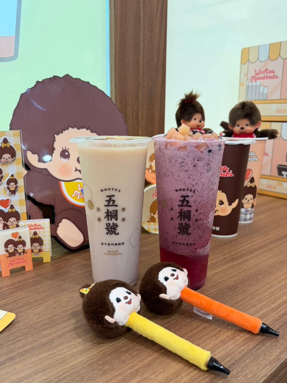 五桐號x蒙奇奇手搖杯!藍莓飲、周邊開搶,韓系超Q比熊+貴賓狗周邊同步收 五桐號x蒙奇奇手搖杯!藍莓飲、周邊開搶,韓系超Q比熊+貴賓狗周邊同步收