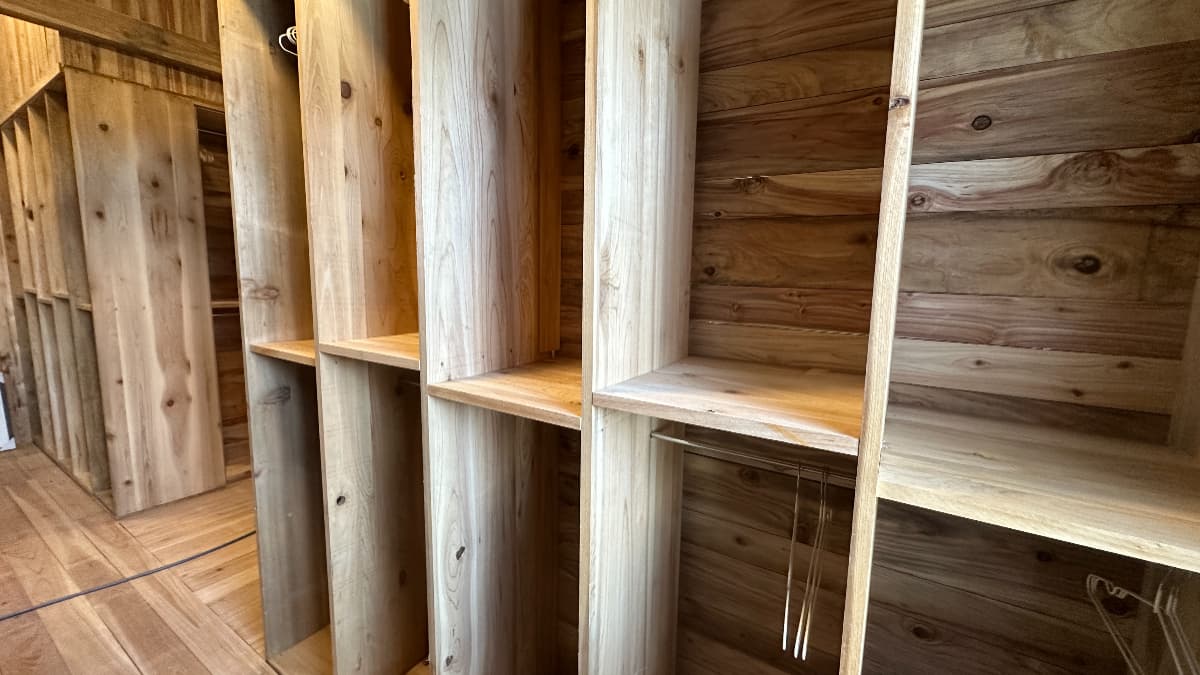 開箱奇萊山屋！海拔3345公尺全新完工：40床隔板房、交誼廳，８月預約入住