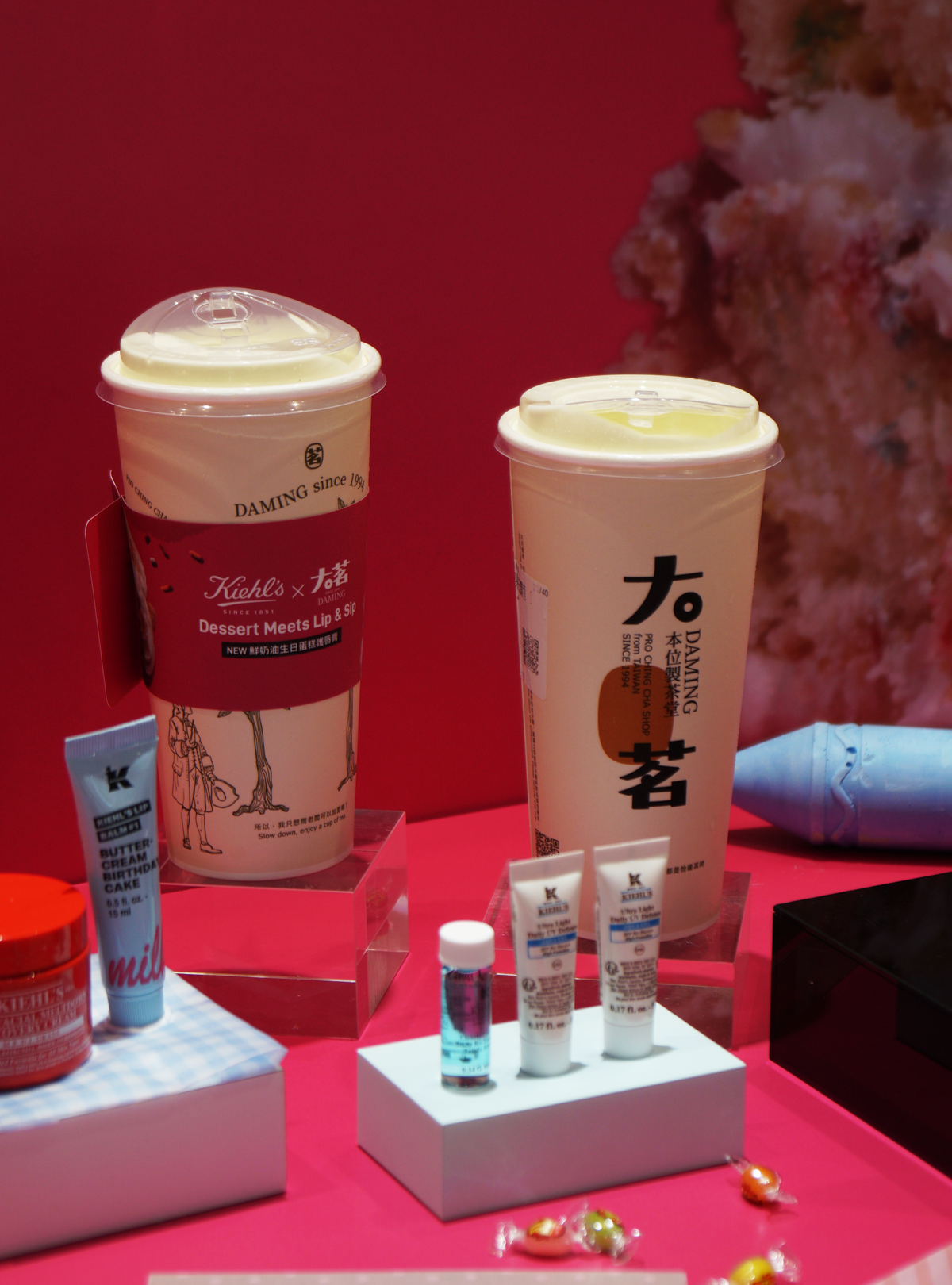 「茶之魔手」首間百貨店開了！全品項買３送１，大茗、再睡５分鐘新品同步喝