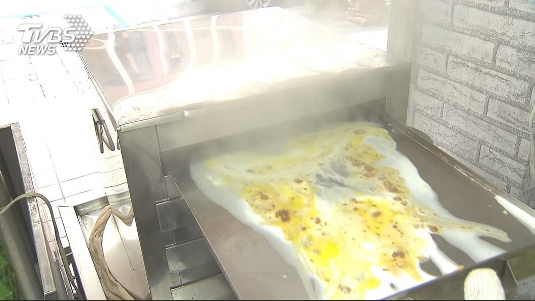 台北中山區2家人氣「腸粉」攤：加特製醬料吃湯的、用餐時間必排隊