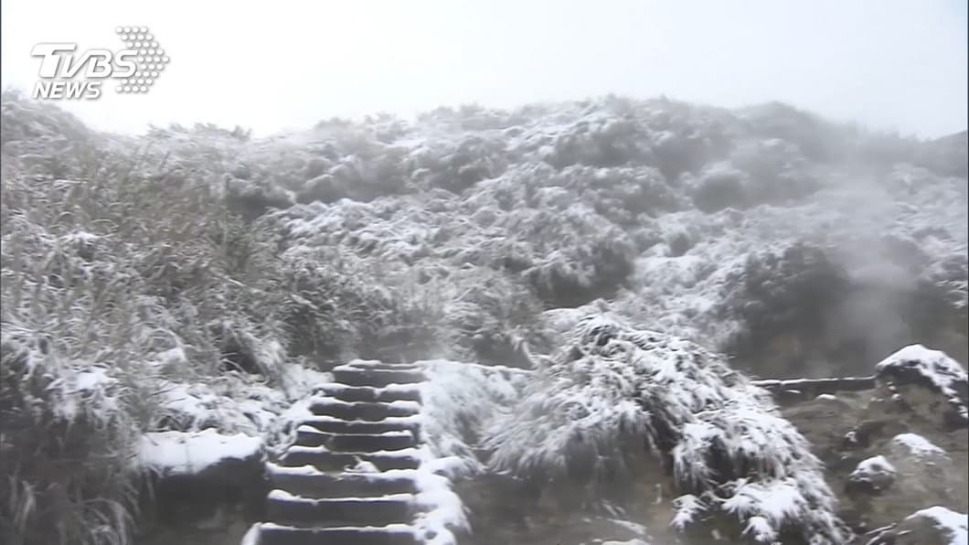 圖／TVBS資料畫面 追雪「前哨」　冷水坑供熱茶湯、二子坪好上山