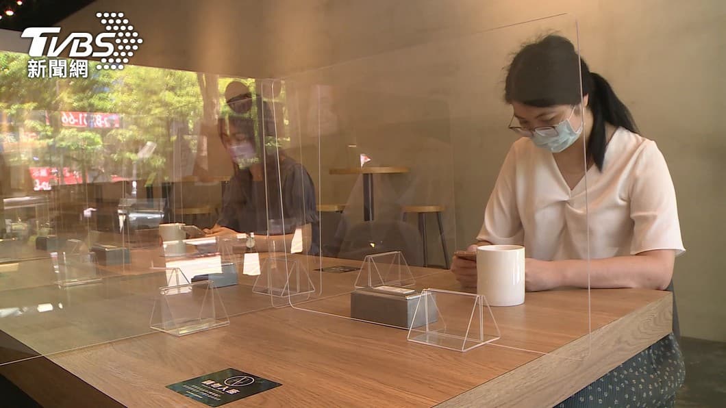 全台三級警戒延長到7/26!餐飲、戶外風景區「微解封」將漸進式鬆綁 圖/TVBS 微解封有望?餐廳、小吃、電影院 有條件開放