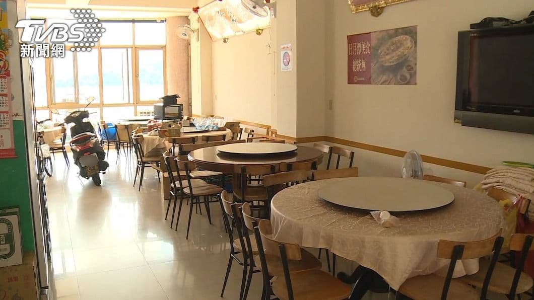 僅澎湖開放內用!全台餐飲「禁止內用」,陳時中:尊重地方政府 圖/TVBS 花蓮轉彎了!全台剩金門澎湖內用「順時中」