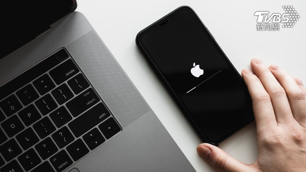 蘋果已關閉iOS 17.5.1認證通道。（示意圖／shutterstock達志影像）