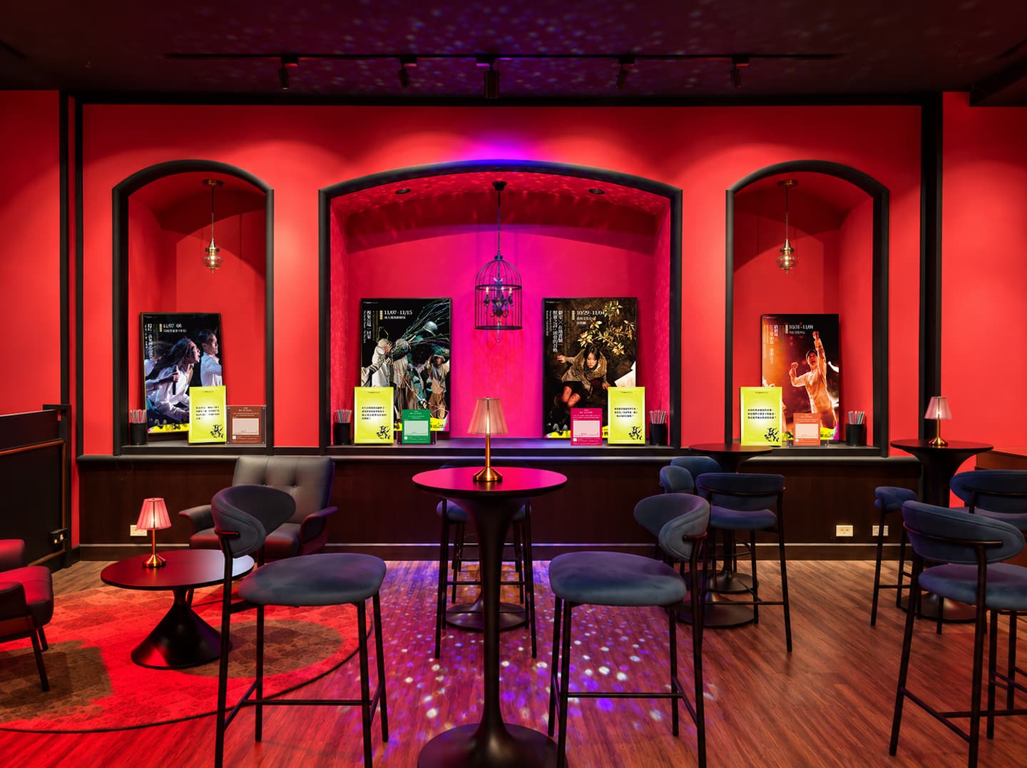 台南最新「劇院酒店」千元起入住！百老匯風情境式旅宿，復古售票亭太有戲