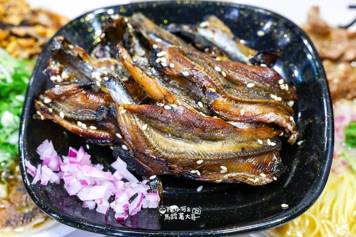 230元起吃到飽！高CP值「豚骨拉麵」免費續麵、加飯，內用飲料汽水喝到飽