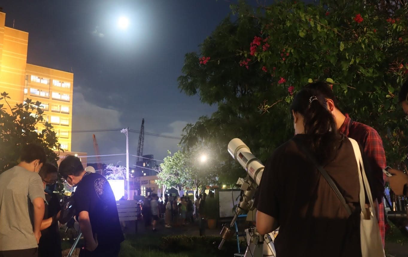 台北中秋賞月地點推薦!拉近與月亮距離,魔術表演必看、這類人免費逛天文館 台北中秋賞月地點推薦!拉近與月亮距離,魔術表演必看、這類人免費逛天文館