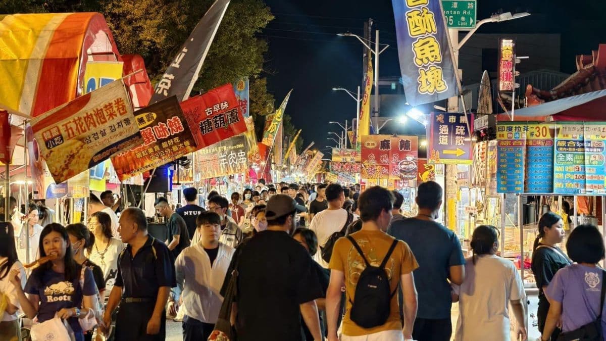 高雄年度最大慶典！「2026左營萬年季」國慶登場，逛大型夜市、看火獅巡境