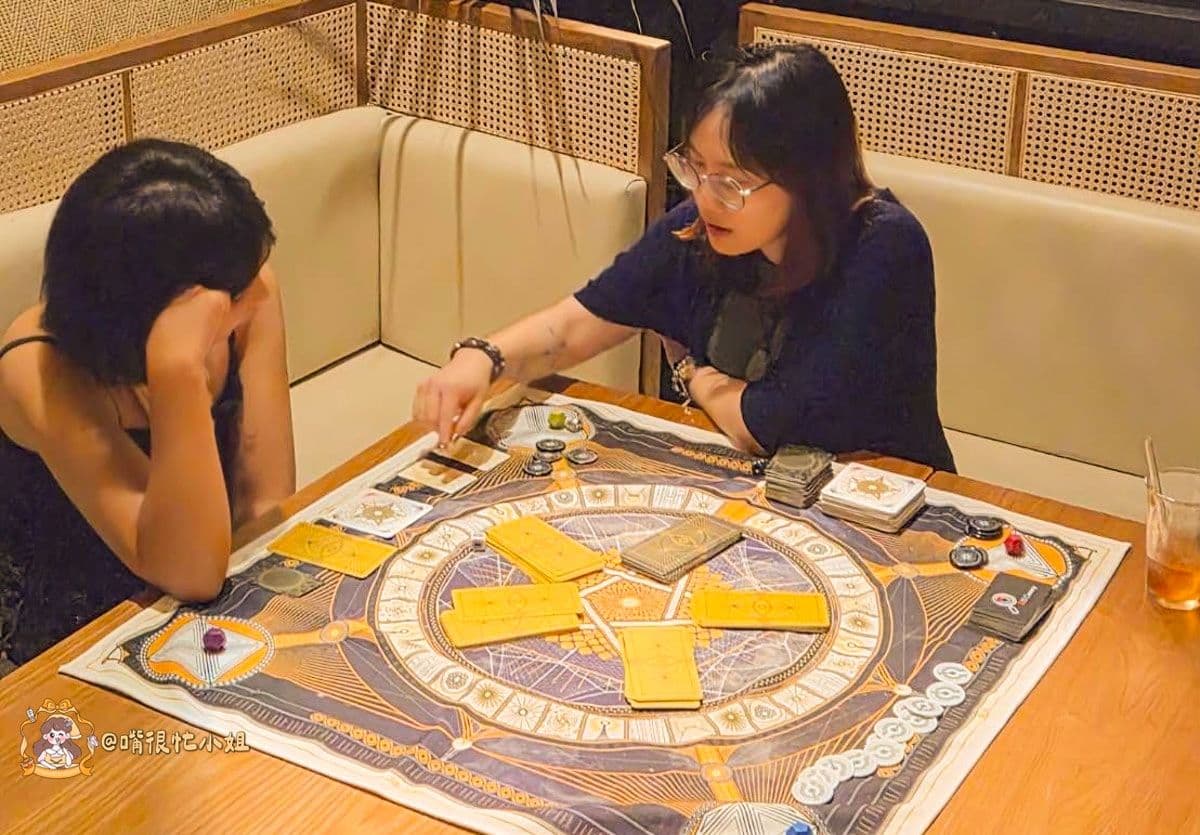 拍立得、仙女棒任你玩！桃園最好玩「泰式餐酒館」，祕境感就像秒飛海島度假