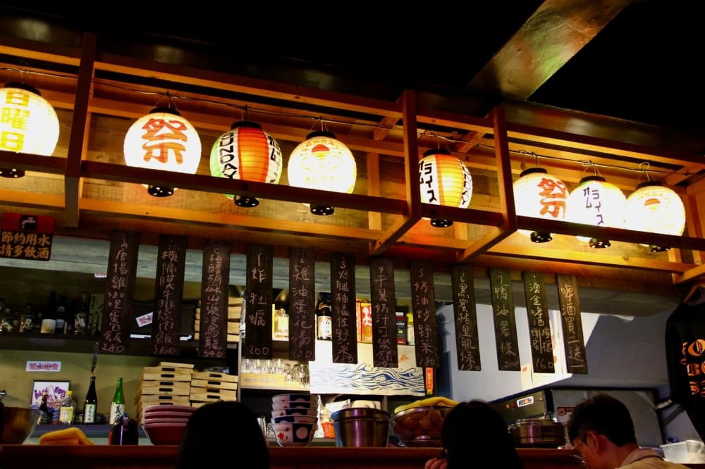 台南宵夜首選！成大生最愛日式美食「日曜日蛋包飯」，丼飯、炸牡蠣必點
