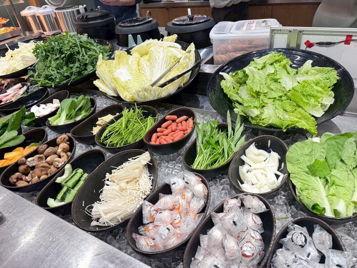 488元火鍋+炸雞吃到飽!4.7星「壽喜燒名店」現切牛肉海鮮、自助吧暢吃 488元火鍋+炸雞吃到飽!4.7星「壽喜燒名店」現切牛肉海鮮、自助吧暢吃