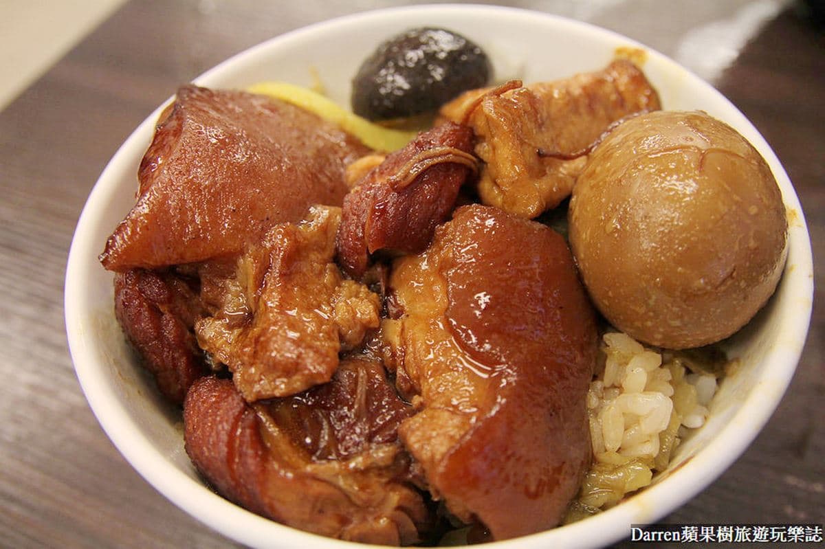 三重排隊「知高飯」滷香四溢！肥嫩腿庫入口即化超欠吃，必嘗鹹香大腸蓋飯