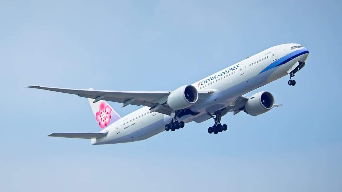 連假出國注意！機場宣布「３時段暫停起降」班機恐延誤，加碼曝這天出國最塞