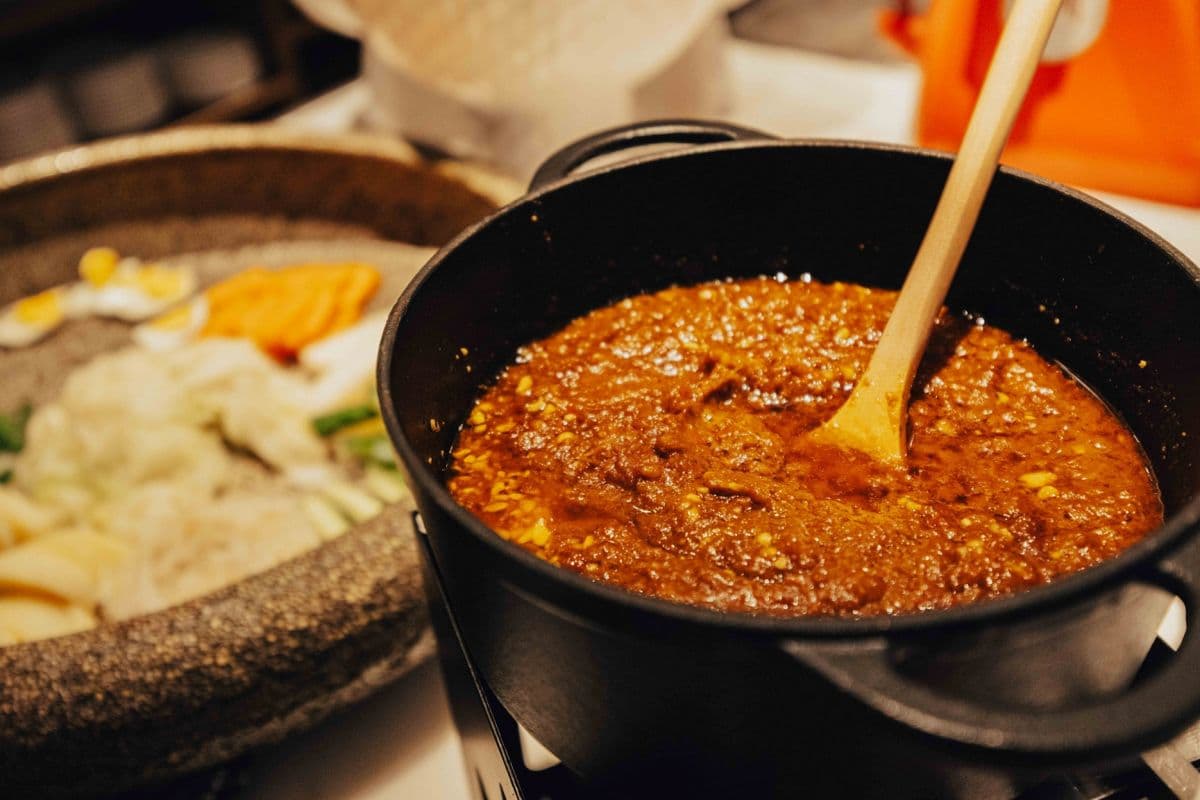 肉骨茶、榴槤冰無限吃！台北爽嗑「馬來料理吃到飽」，再送吉隆坡豪華免費住宿