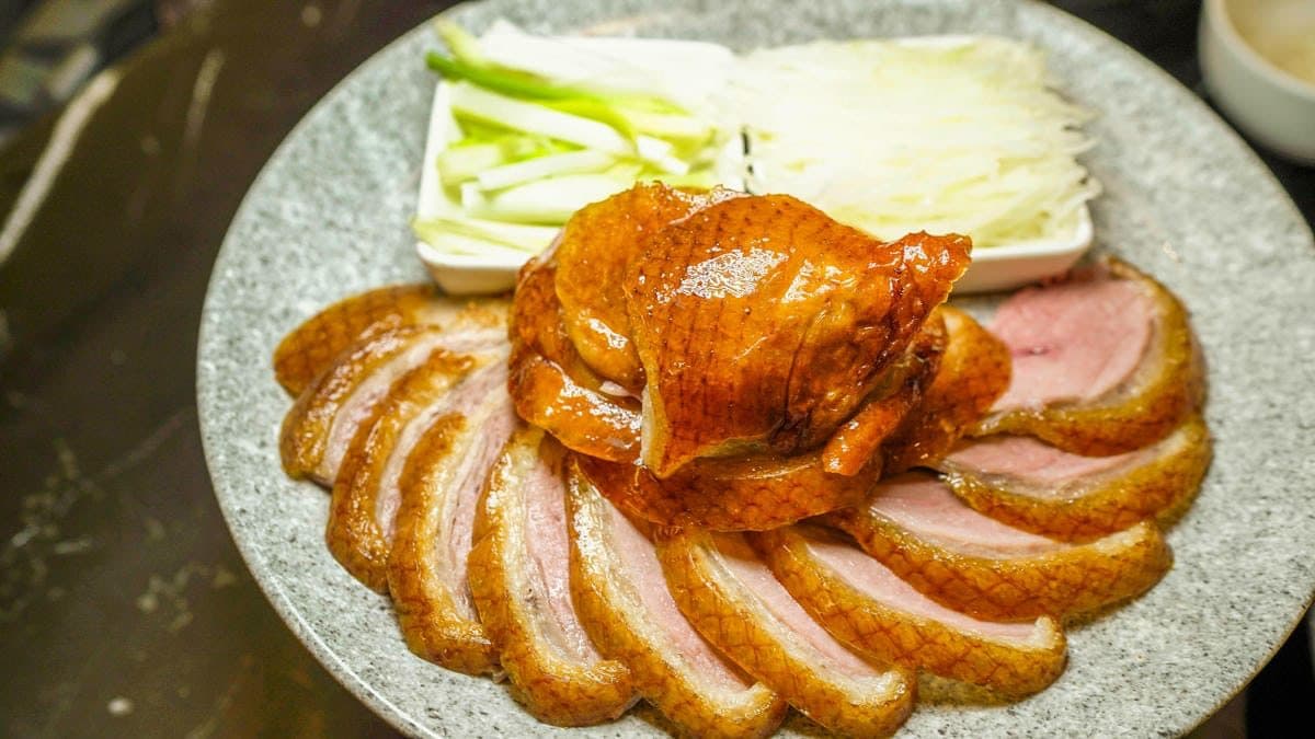 高雄餐廳推薦10間！2.9萬則好評烤鴨、開到凌晨４點餐酒館，聚餐約會一次收