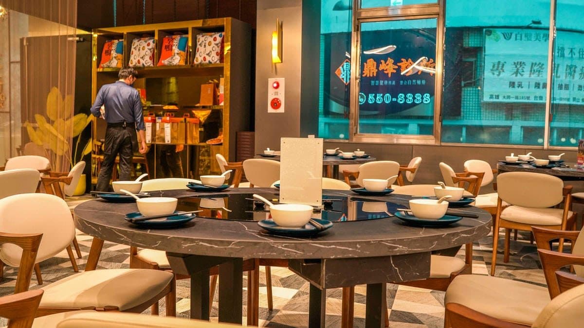 高雄餐廳推薦10間！2.9萬則好評烤鴨、開到凌晨４點餐酒館，聚餐約會一次收