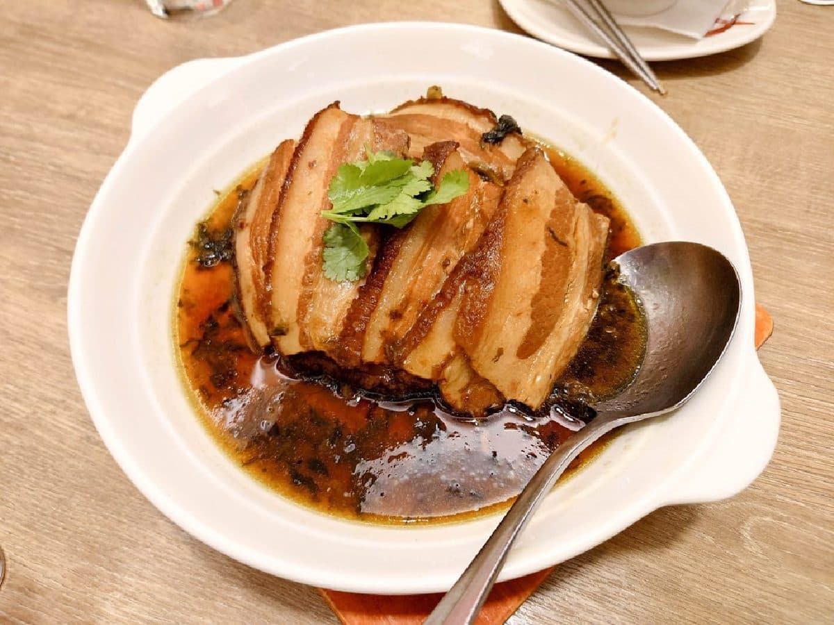 高雄餐廳推薦10間！2.9萬則好評烤鴨、開到凌晨４點餐酒館，聚餐約會一次收