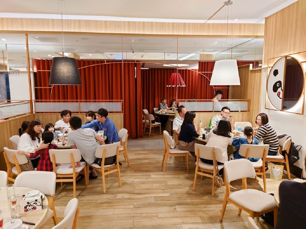 高雄餐廳推薦10間！2.9萬則好評烤鴨、開到凌晨４點餐酒館，聚餐約會一次收
