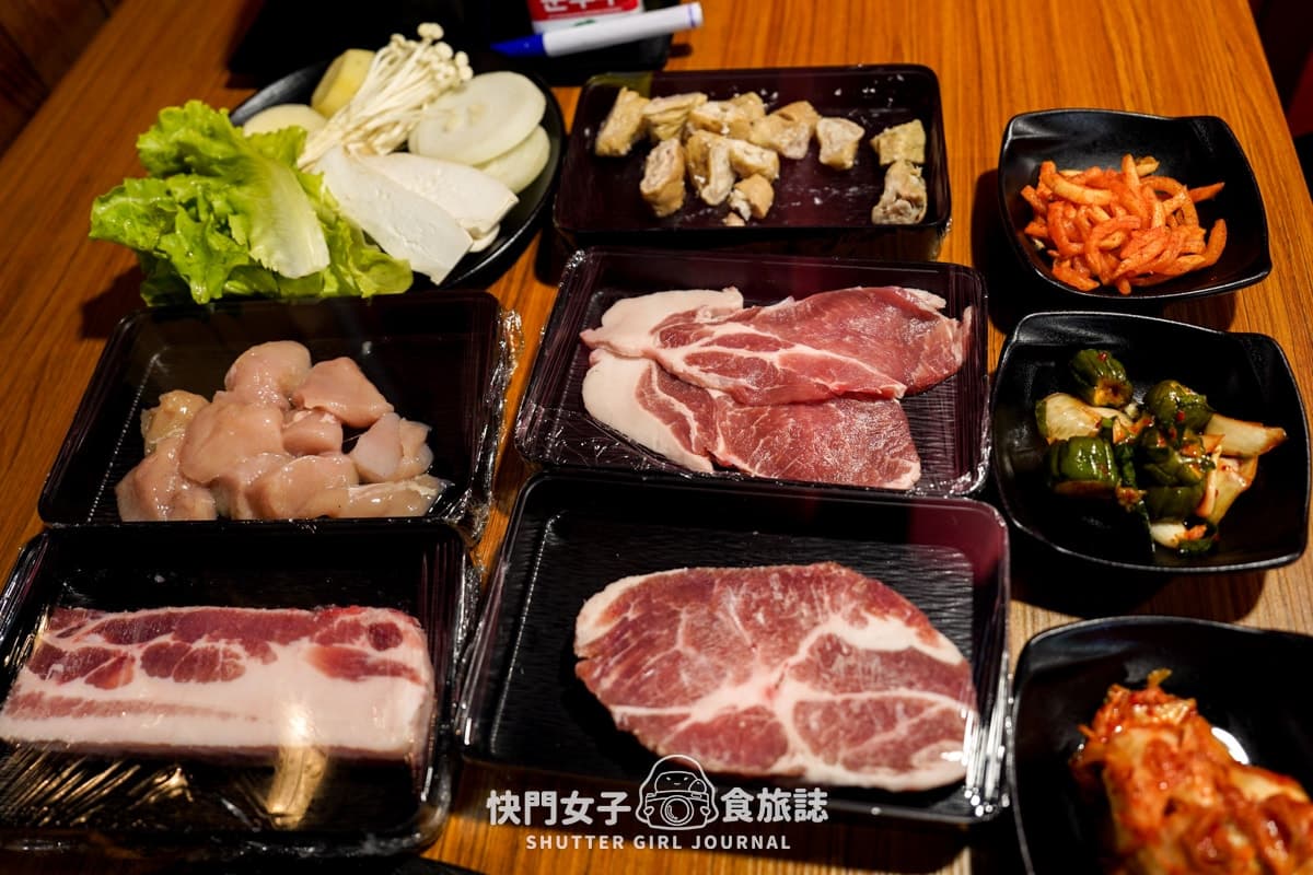 韓國人經營！台北韓式燒肉吃到飽推薦，499元爽嗑豬五花、韓式炸雞、冰淇淋