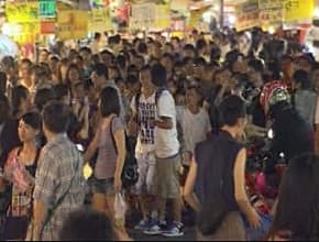 永和樂華夜市 人氣爆走小吃