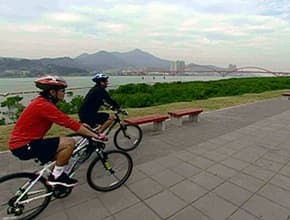 單車狂飆淡金公路 騎到腿軟無怨尤
