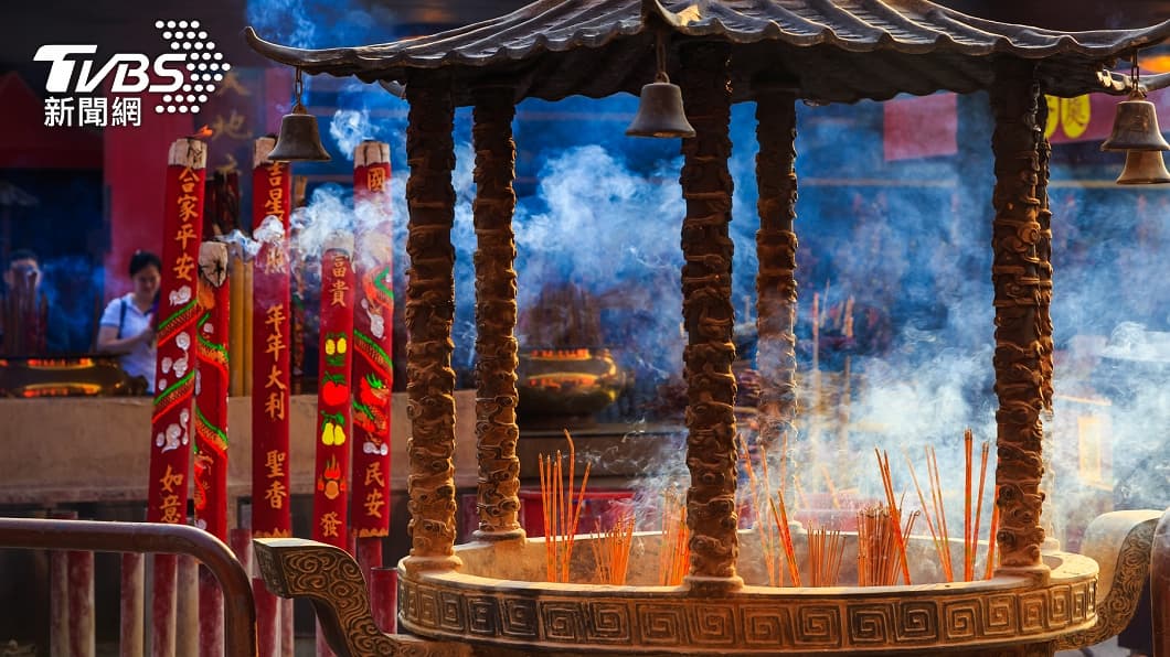 「補財庫」靠今天!「武財神」生日祭祀小撇步,拜對旺整年 補財庫也有小撇步,拜對才能旺整年。(圖/示意圖/shutterstock達志影像) 明武財神生日!命理師曝「補財庫」妙招 拜對旺整年