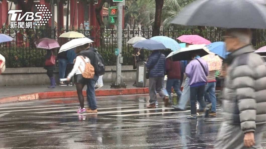 本週有機率降雨，出門需要多帶把傘。（圖／TVBS資料畫面） 首波冷氣團恐襲！這5天急凍濕冷「驟降1字頭」成凍番薯