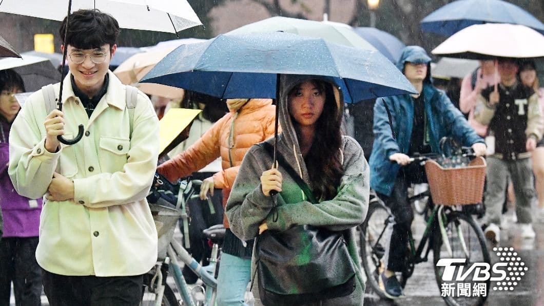 明起鋒面接近,全台恐下雨6天。(圖/胡瑞麒攝) 明起鋒面接近,全台恐下雨6天。(圖/胡瑞麒攝)