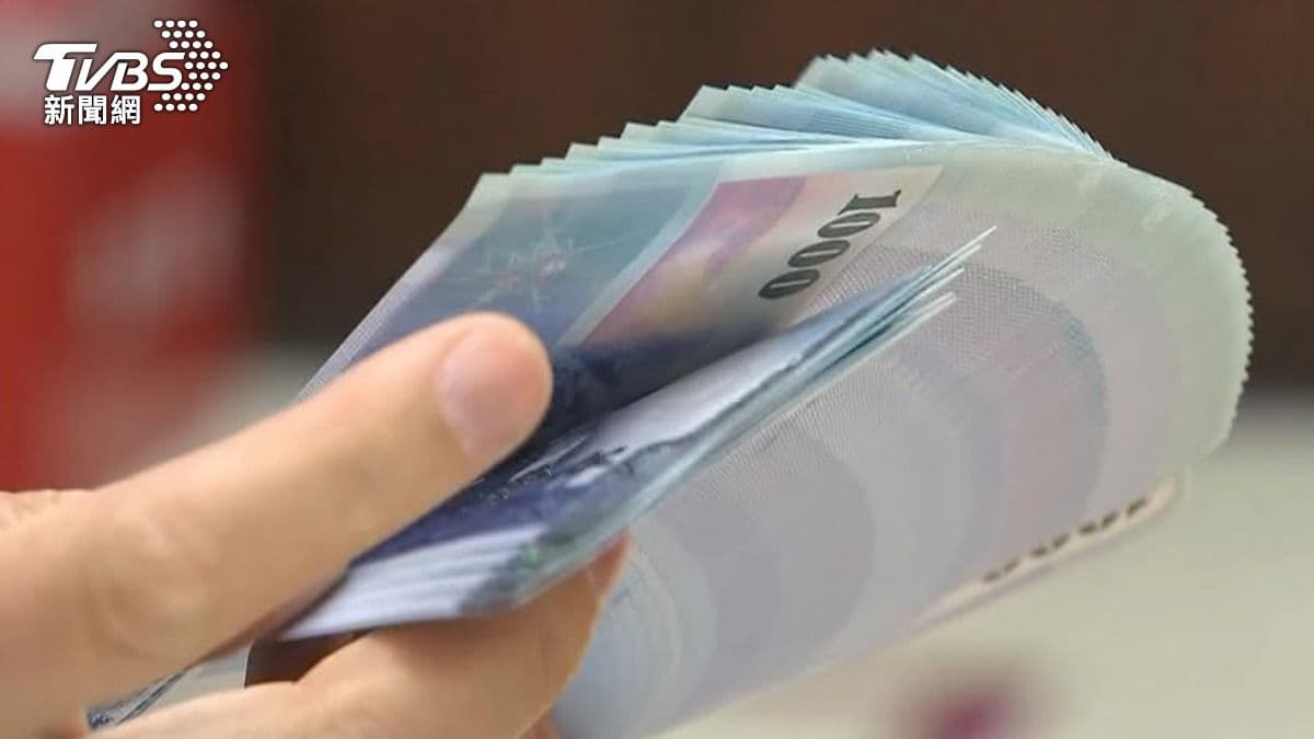 年邁的母親向成年兒子申請按月給付撫養費。（示意圖／shutterstock達志影像）