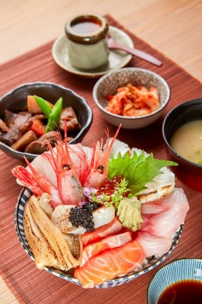 【商品圖】八兵衛午間套餐 特製海鮮丼 - 【商品圖】八兵衛午間套餐_特製海鮮丼.jpg 【商品圖】八兵衛午間套餐_特製海鮮丼.jpg