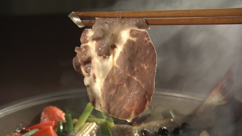 點起火酒香迷人,令人流口水的魚羊巴味鍋! 6.jpg