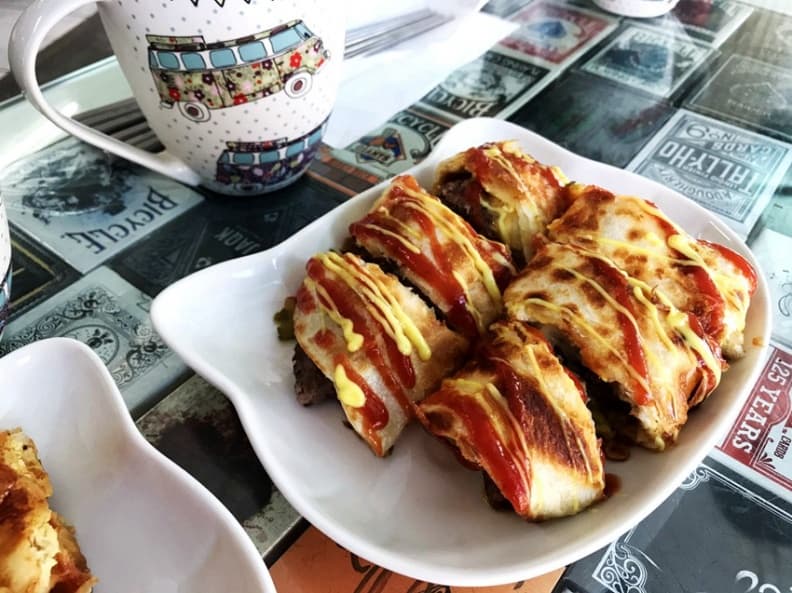 【節目預告】10/23〜10/26 基隆內行味 大溪台味美食 莎翔說走就走 潮玩老台北 桃園 看起來是蛋餅,吃起來像漢堡.jpg